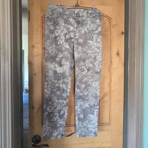 Chico's Sz 1.5 (M) So Slimming Girlfriend Ankle Faded Floral Camo Jeans